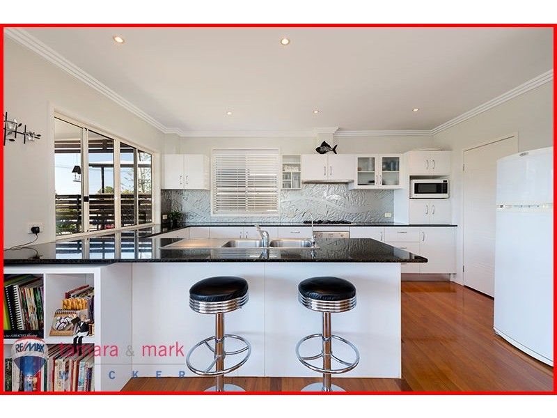 7 Tenth Avenue, Sandgate QLD 4017