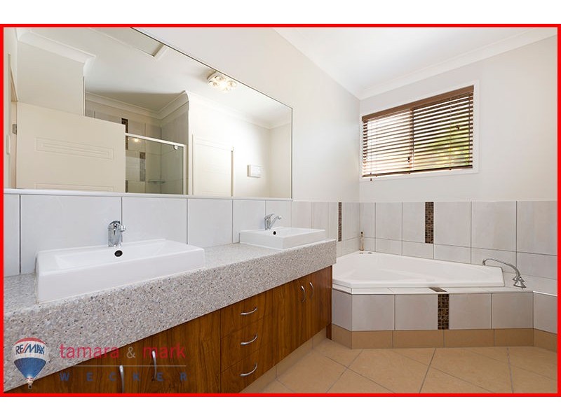 7 Tenth Avenue, Sandgate QLD 4017