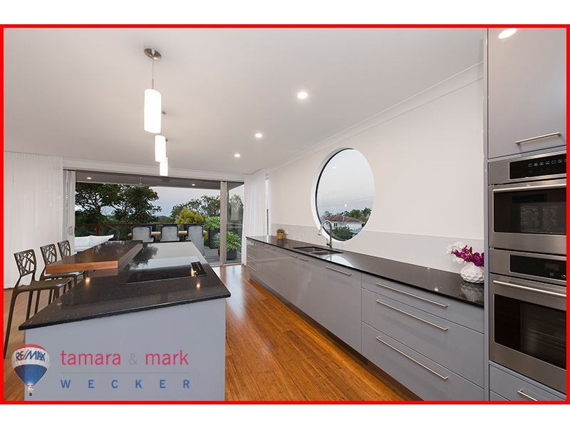 36 Ward Street, Sandgate QLD 4017
