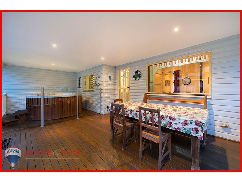 22 Friday Street, Shorncliffe QLD 4017