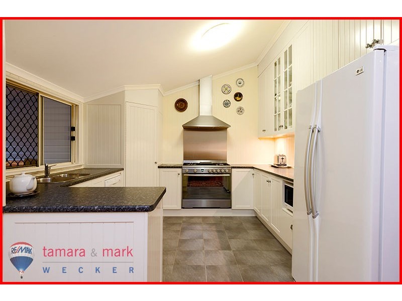 22 Friday Street, Shorncliffe QLD 4017