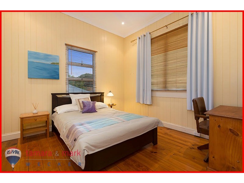 22 Friday Street, Shorncliffe QLD 4017