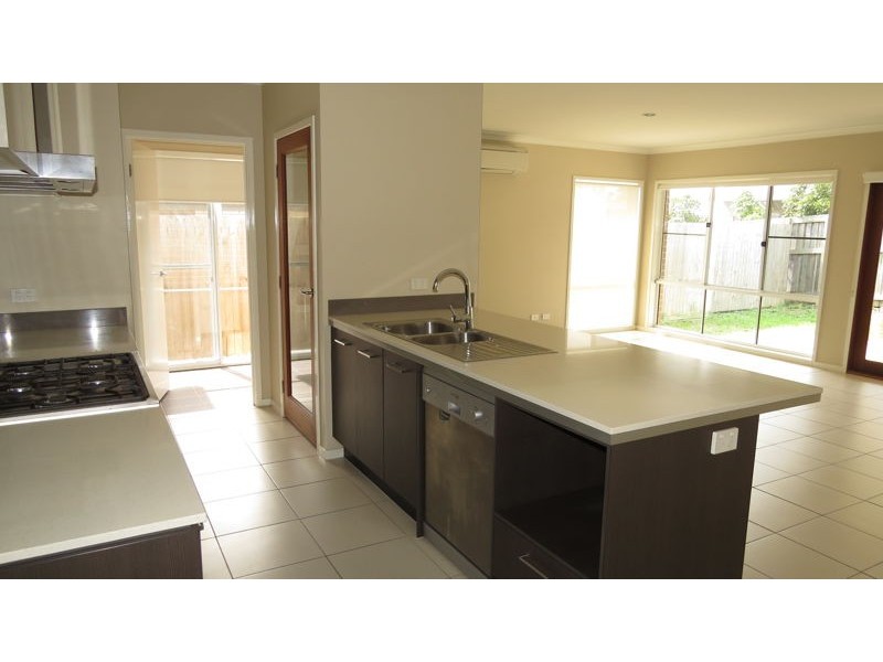 24 Nullarbor Circuit, North Lakes QLD 4509