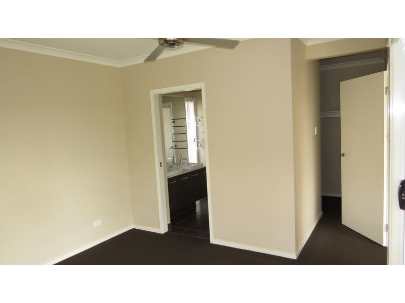 24 Nullarbor Circuit, North Lakes QLD 4509