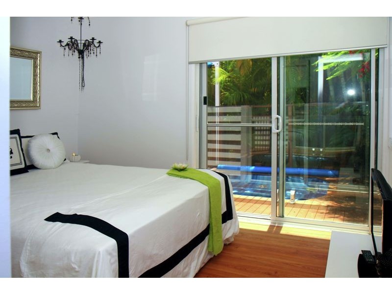 8 Beth St, Russell Island QLD 4184