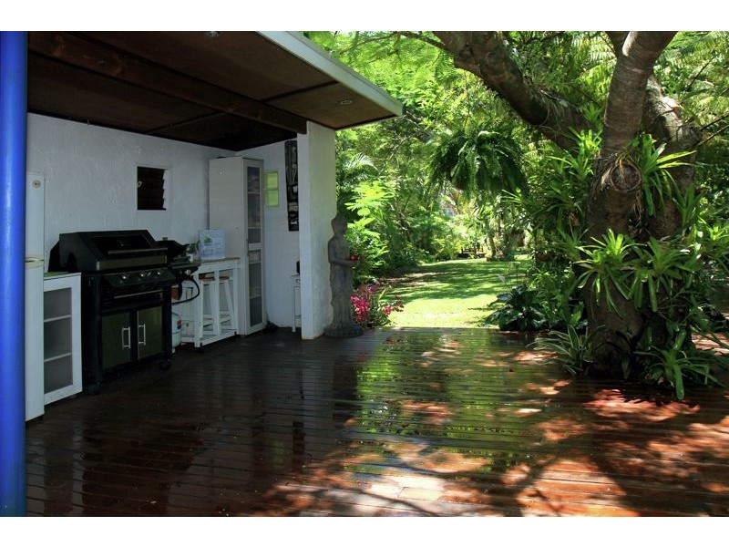 8 Beth St, Russell Island QLD 4184