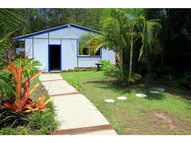 8 Beth St, Russell Island QLD 4184