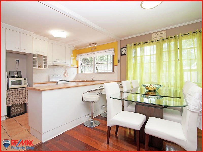 4 BLENHEIM ST, Strathpine QLD 4500