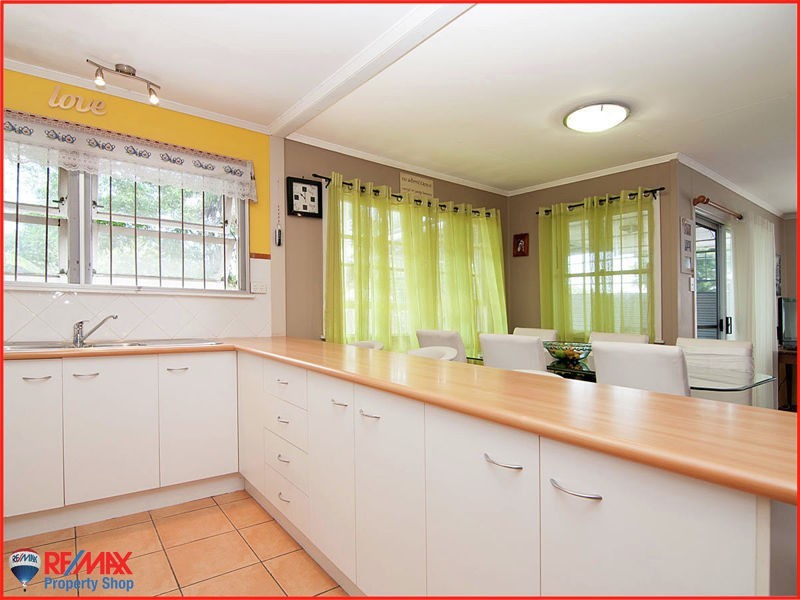 4 BLENHEIM ST, Strathpine QLD 4500