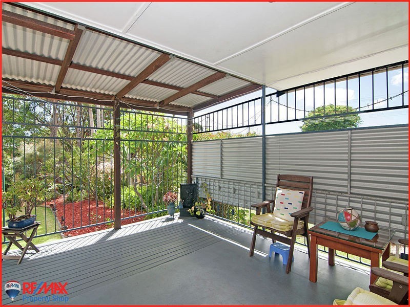 4 BLENHEIM ST, Strathpine QLD 4500