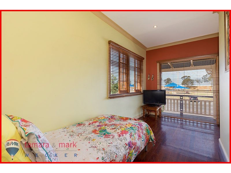 202 Flinders Parade, Sandgate QLD 4017