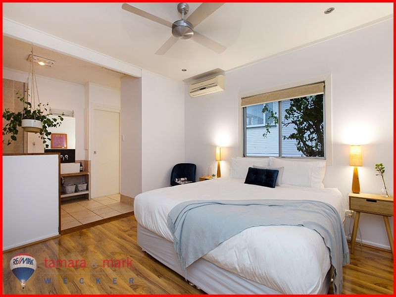 11 Gynther Avenue, Brighton QLD 4017