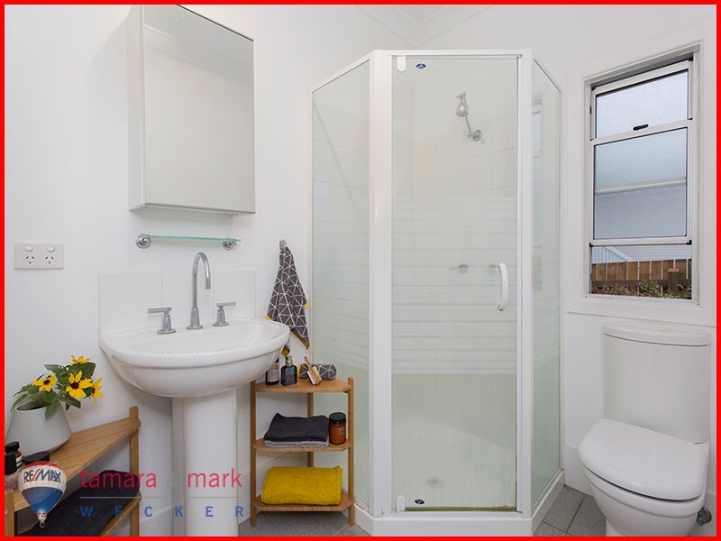 11 Gynther Avenue, Brighton QLD 4017