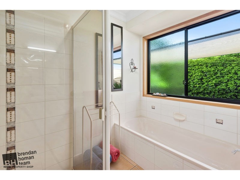 18 Rutherford Road, Withcott QLD 4352