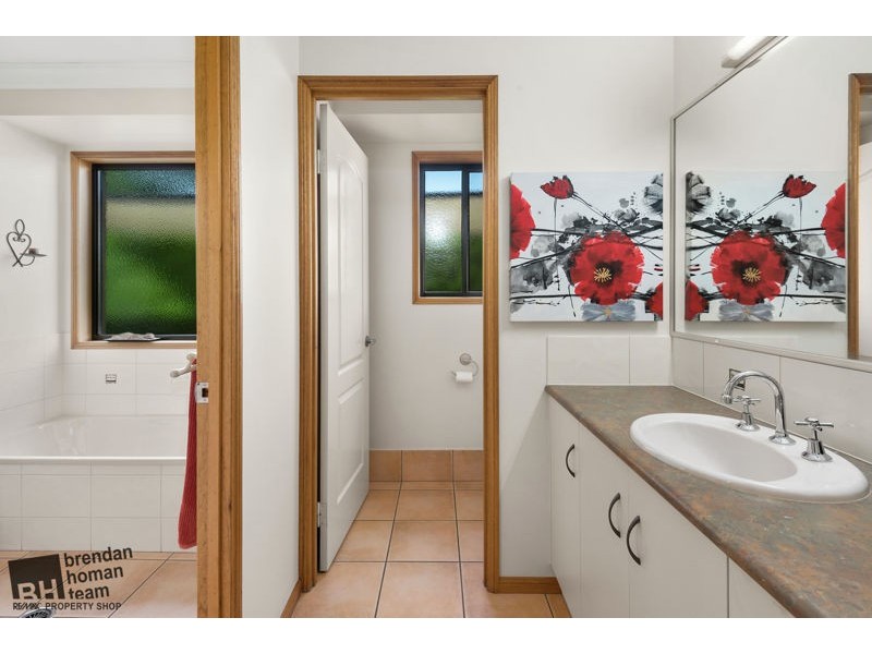 18 Rutherford Road, Withcott QLD 4352