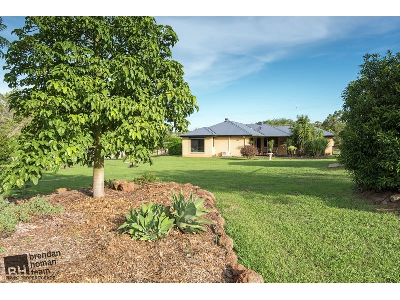 18 Rutherford Road, Withcott QLD 4352