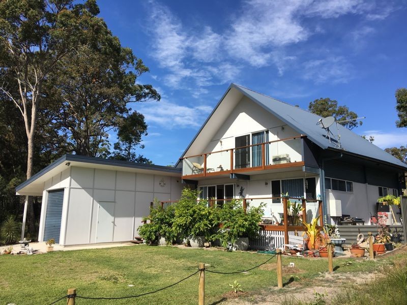 10 Oomool St, Macleay Island QLD 4184