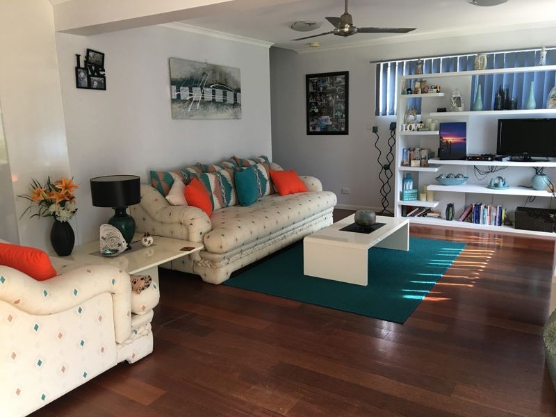 10 Oomool St, Macleay Island QLD 4184
