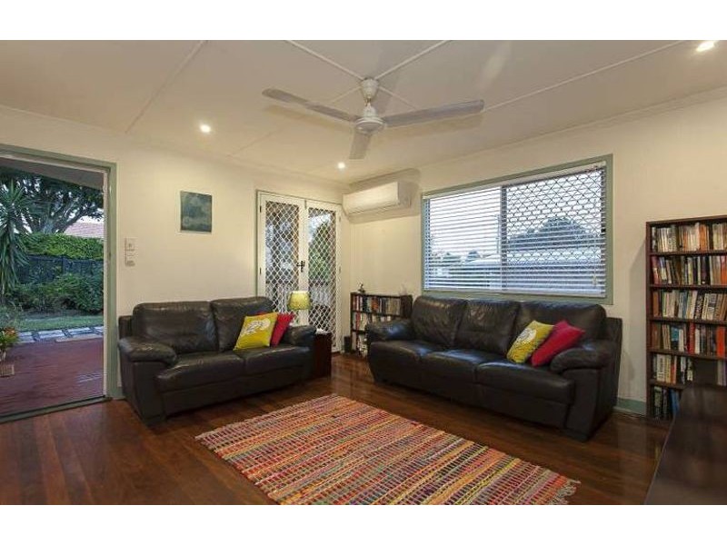 6 Ormeley Street, Stafford Heights QLD 4053