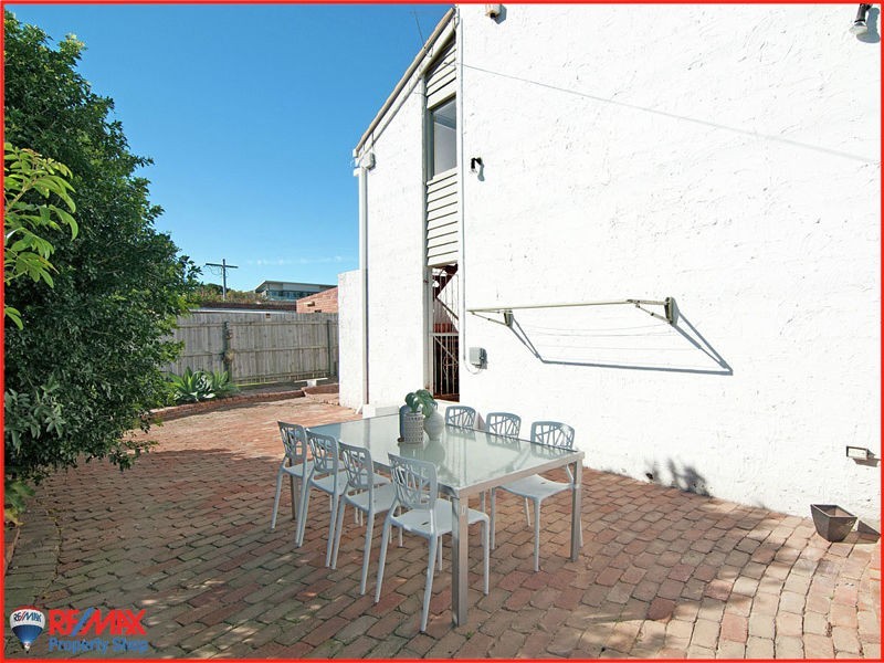 1/30 King Street, Woody Point QLD 4019
