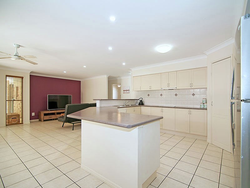 8 Susan Close, Bracken Ridge QLD 4017