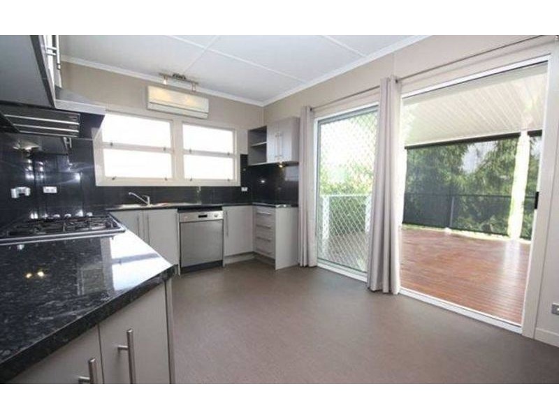 24 Watson Street, Clontarf QLD 4019