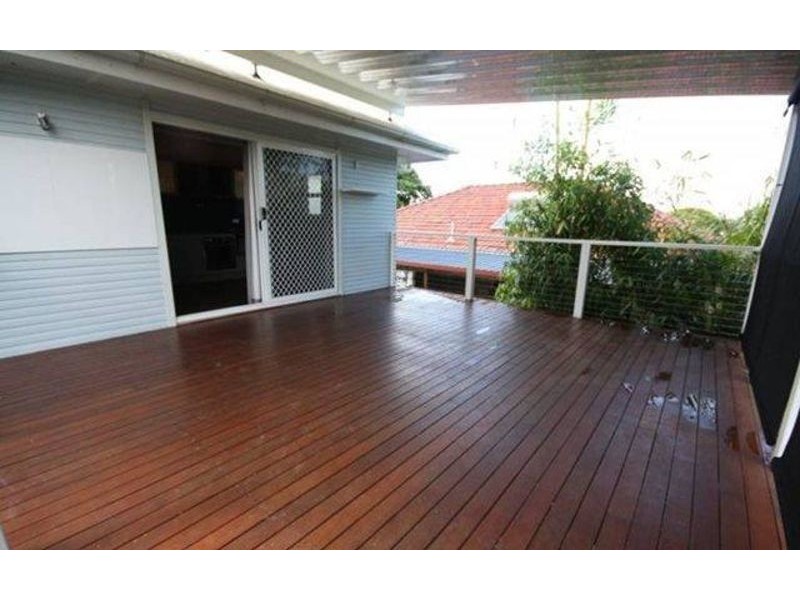 24 Watson Street, Clontarf QLD 4019