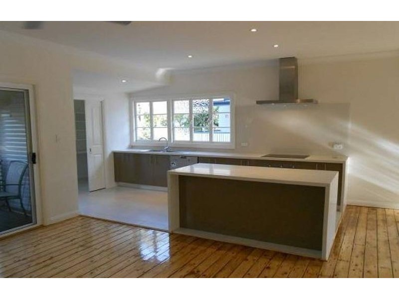 9 Johnstone Street, Sherwood QLD 4075