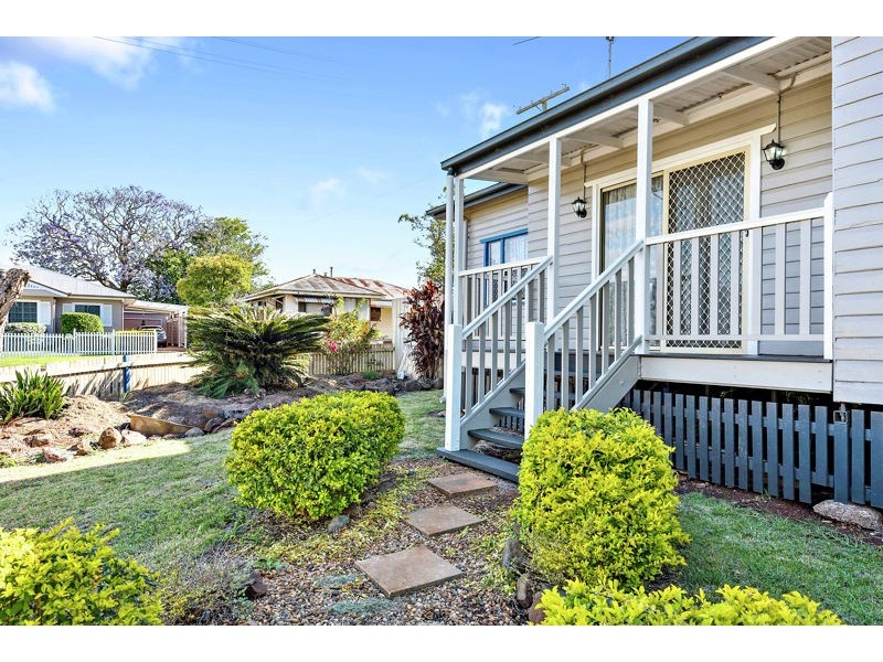 35 Beelbee Street, Harristown QLD 4350