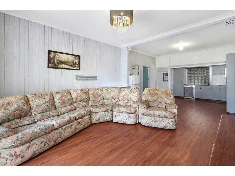 35 Beelbee Street, Harristown QLD 4350