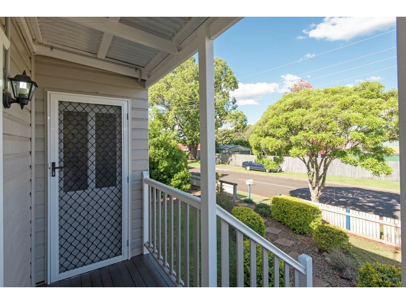 35 Beelbee Street, Harristown QLD 4350