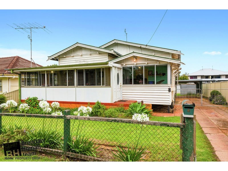 8 Princess Street, Newtown QLD 4350