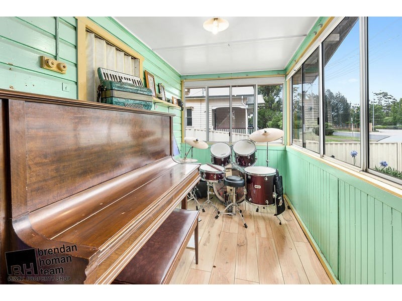 8 Princess Street, Newtown QLD 4350