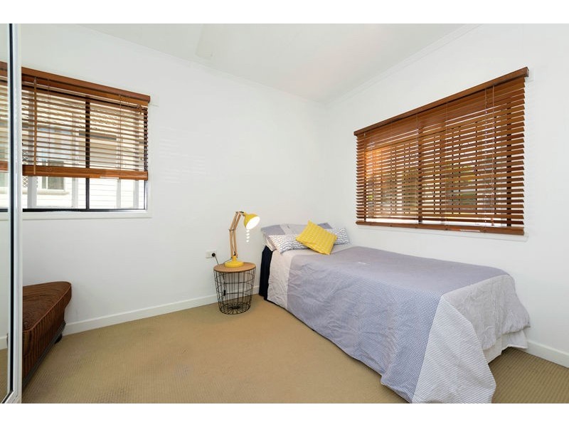 128 Dunne Street, Brighton QLD 4017