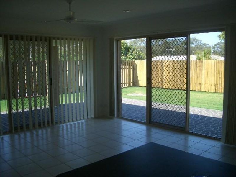 16 Violet Street, Kallangur QLD 4503