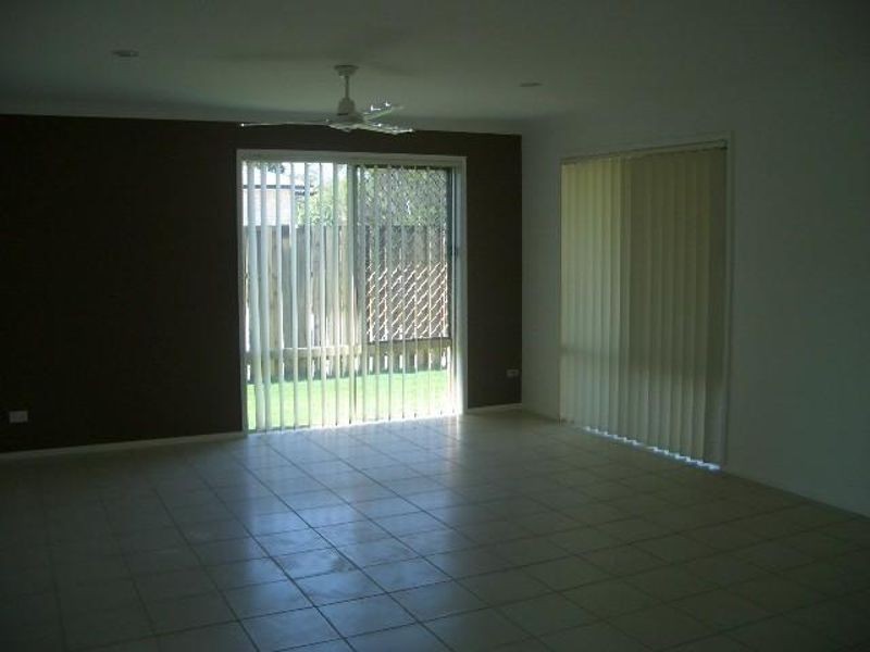 16 Violet Street, Kallangur QLD 4503