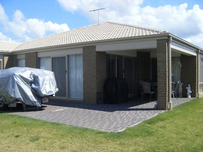 16 Violet Street, Kallangur QLD 4503
