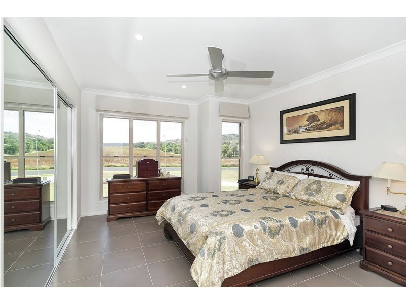 3 Storeys Road, Kingsthorpe QLD 4400