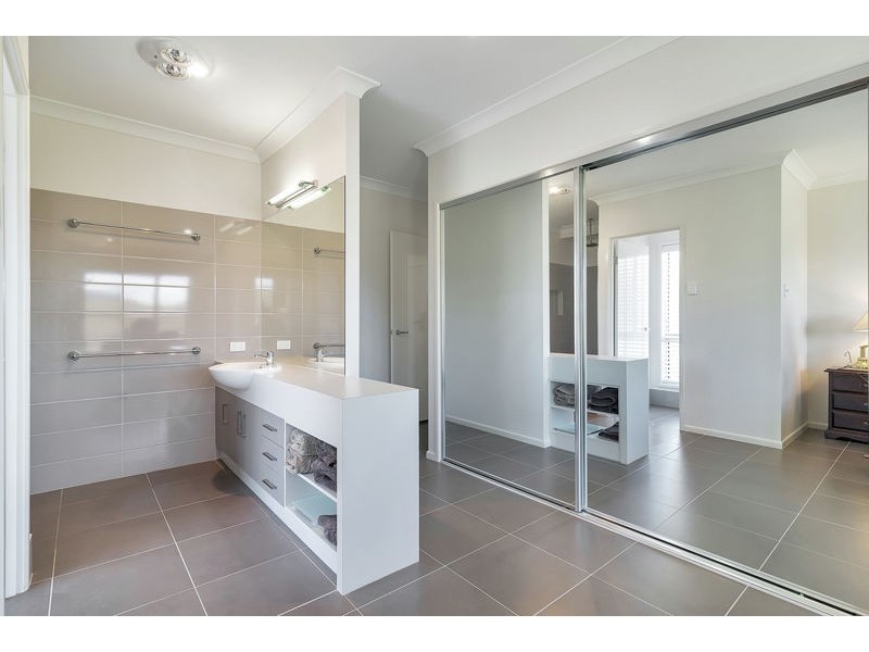 3 Storeys Road, Kingsthorpe QLD 4400