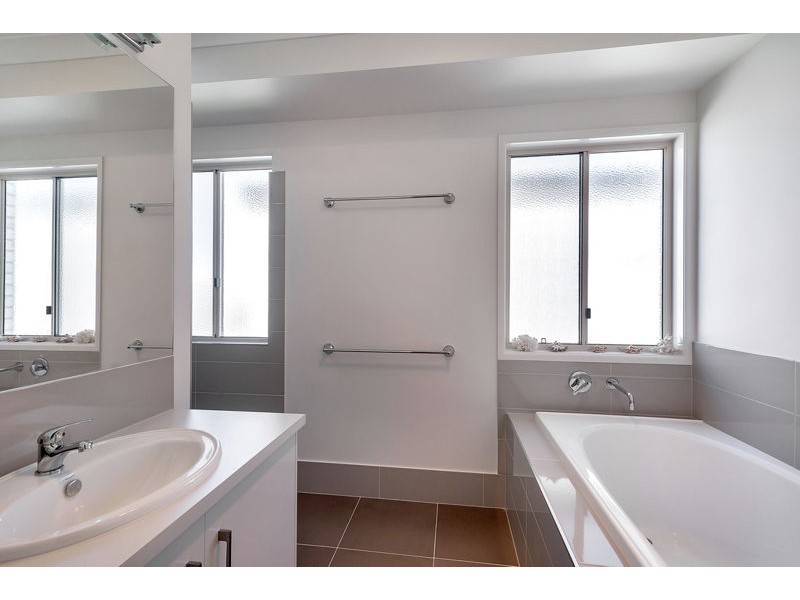 3 Storeys Road, Kingsthorpe QLD 4400