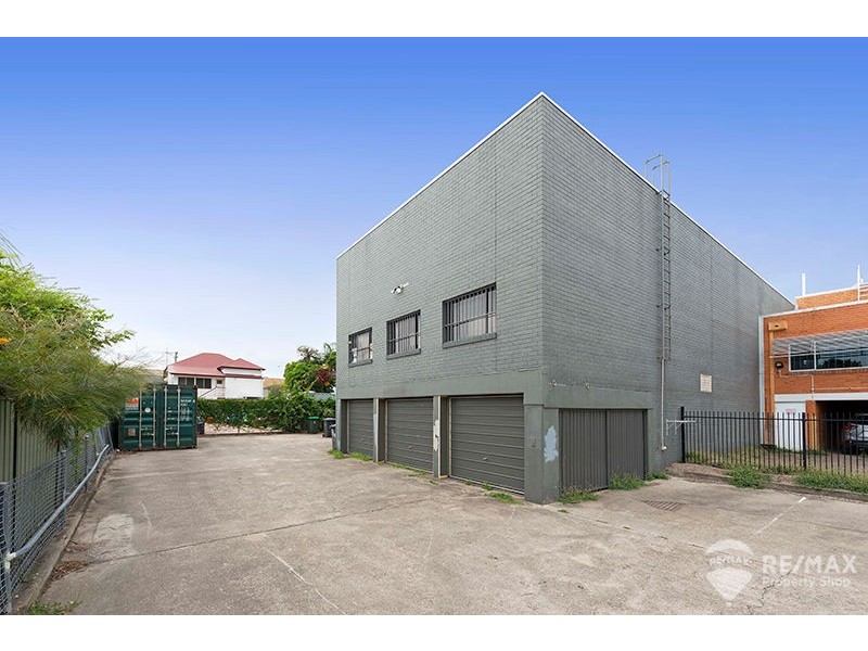 99 Brighton Road, Sandgate QLD 4017