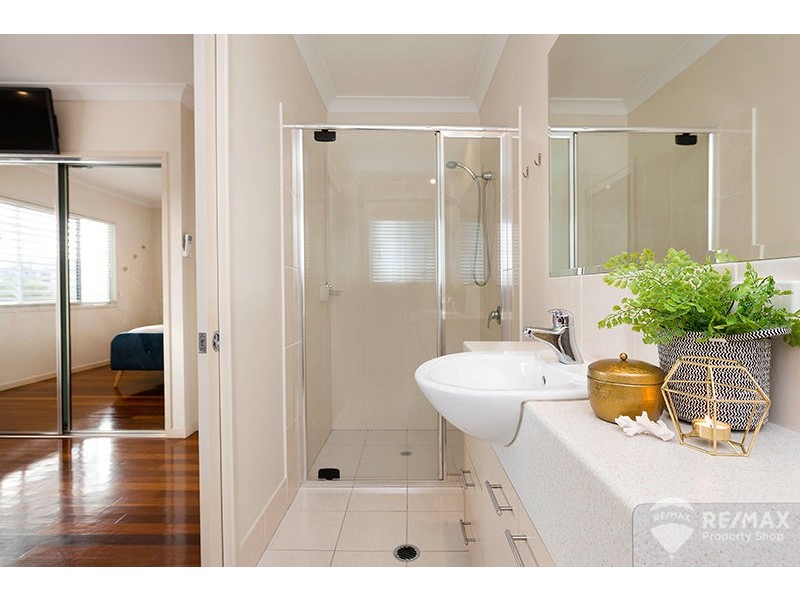 24 Scott street, Deagon QLD 4017