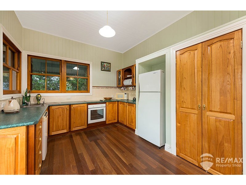 25 Raymond Street, Shorncliffe QLD 4017