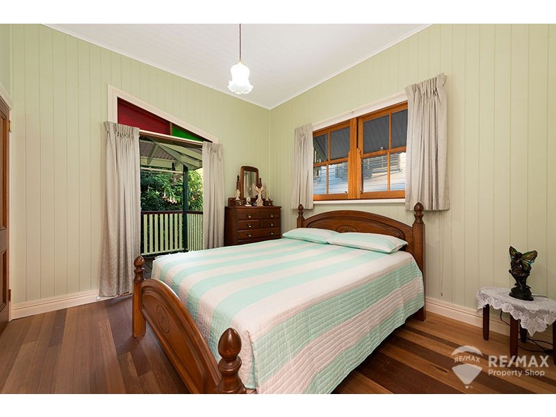 25 Raymond Street, Shorncliffe QLD 4017