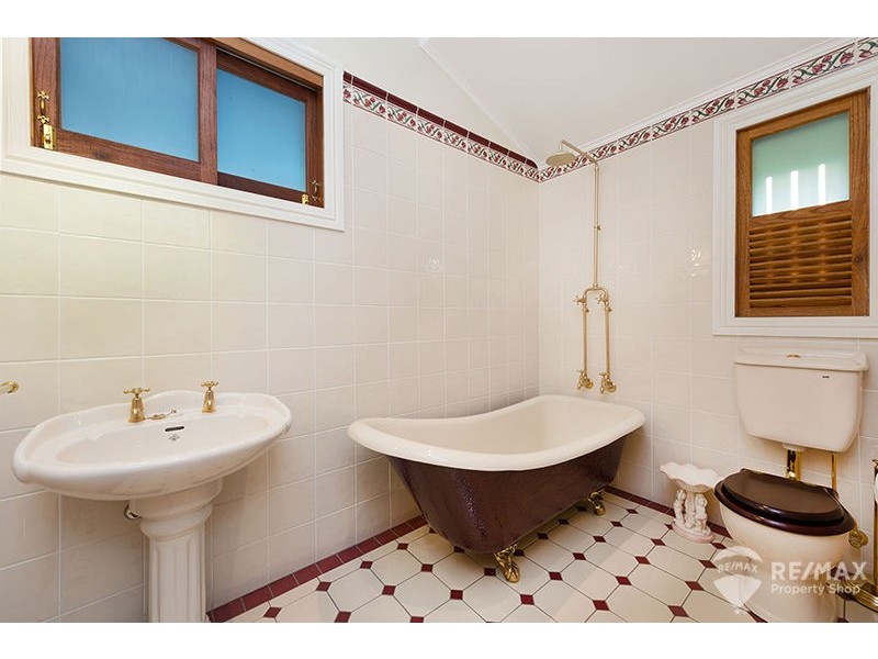 25 Raymond Street, Shorncliffe QLD 4017