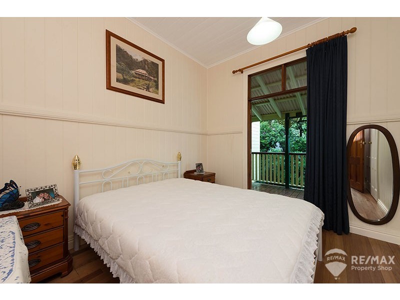 25 Raymond Street, Shorncliffe QLD 4017