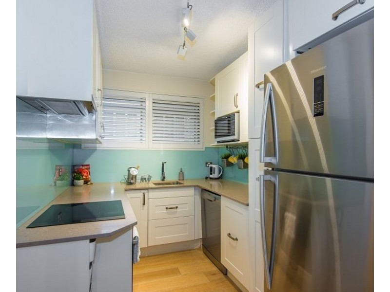 2/27 Second Avenue, Sandgate QLD 4017