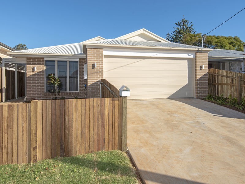 16 Hamilton Street, Newtown QLD 4350