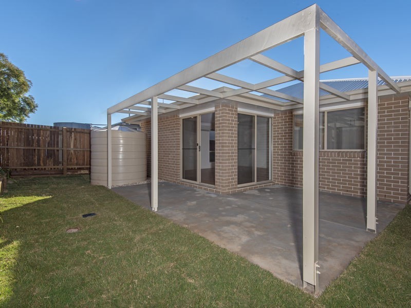 16 Hamilton Street, Newtown QLD 4350