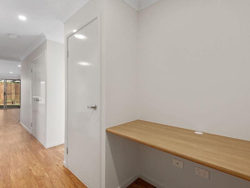 16 Hamilton Street, Newtown QLD 4350